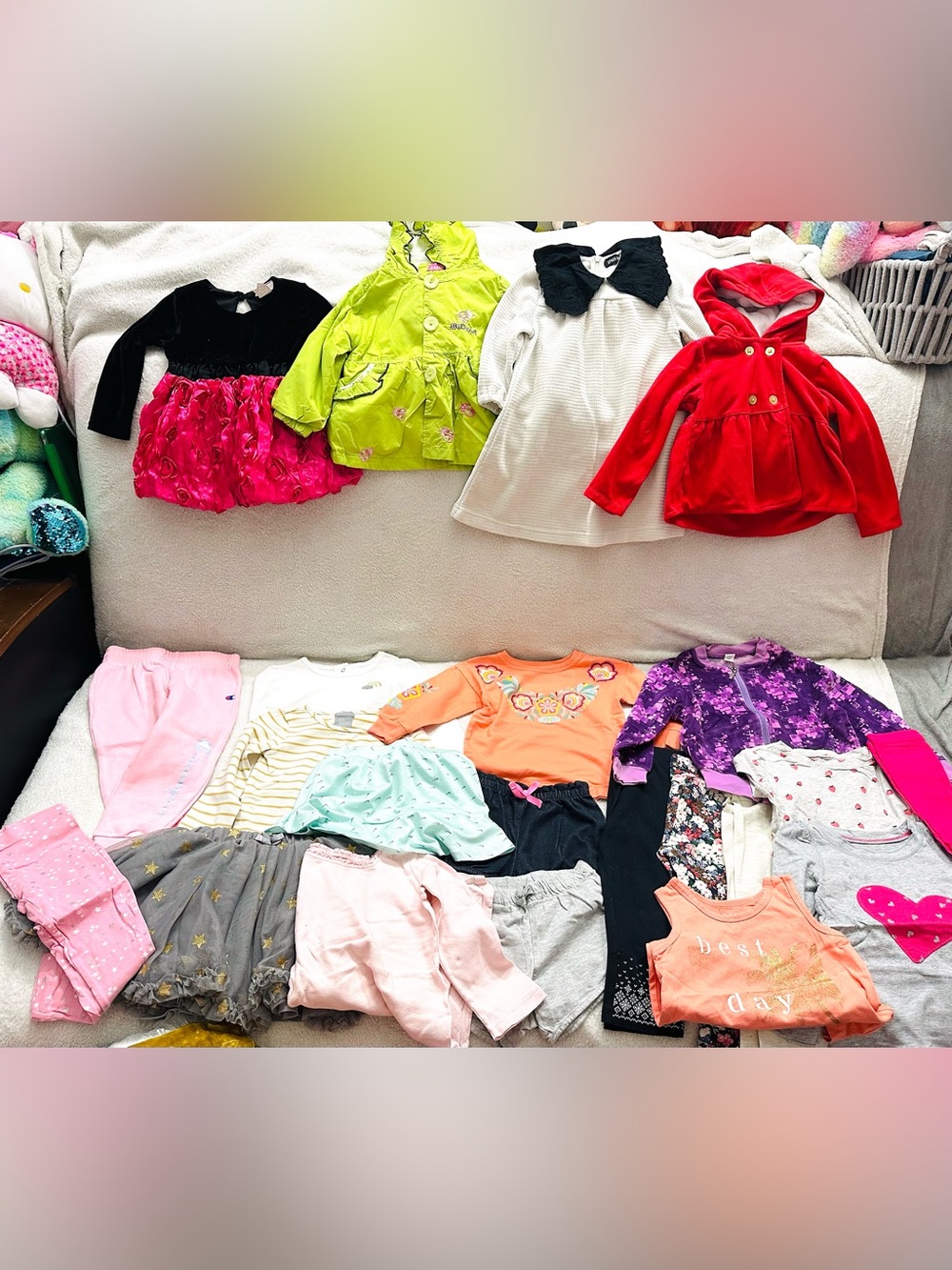 Girls Huge Lot Clothes size 2T-24 Month Zara,Gap,Disney Excellent Condition
